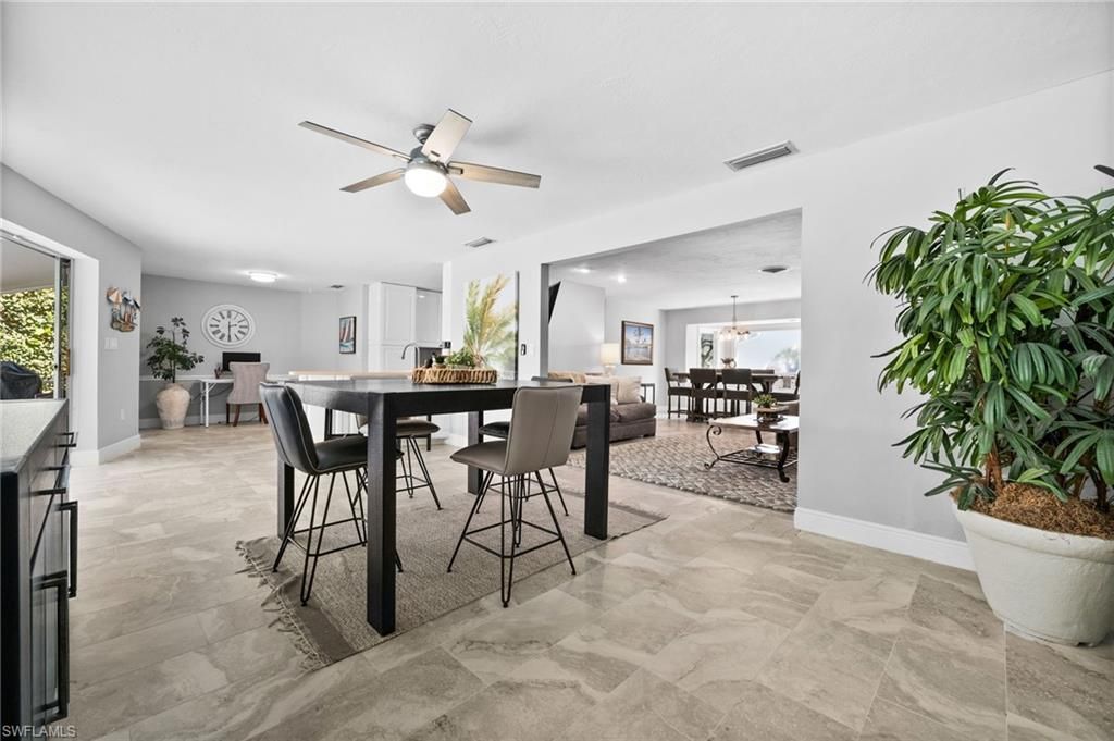 Dining room, Interior, Pendant Lights, Recessed Lighting