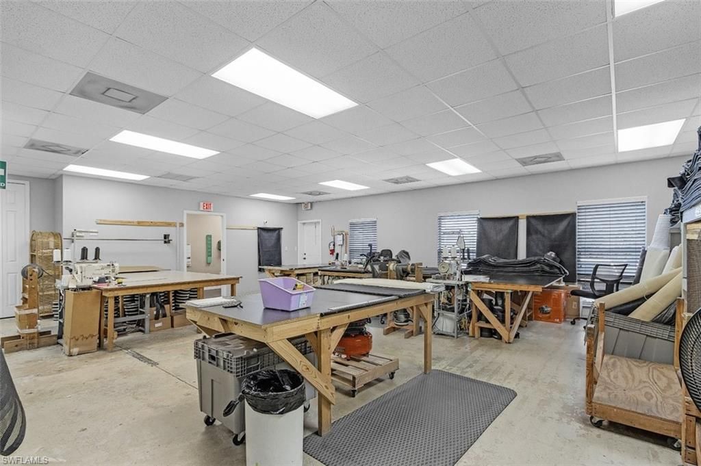 Game Room, Interior, Recessed Lighting