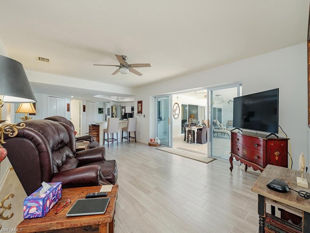 Dining room, Interior, Living room, Wood Texture Flooring