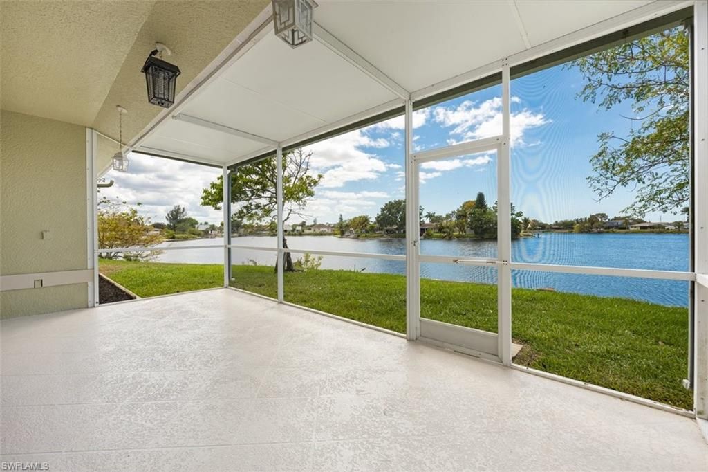 Interior, Sun Room, Water
