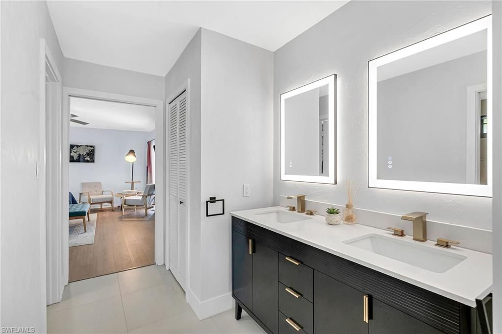 Bathroom, Dual Sink Vanities, Interior, Wood Texture Flooring