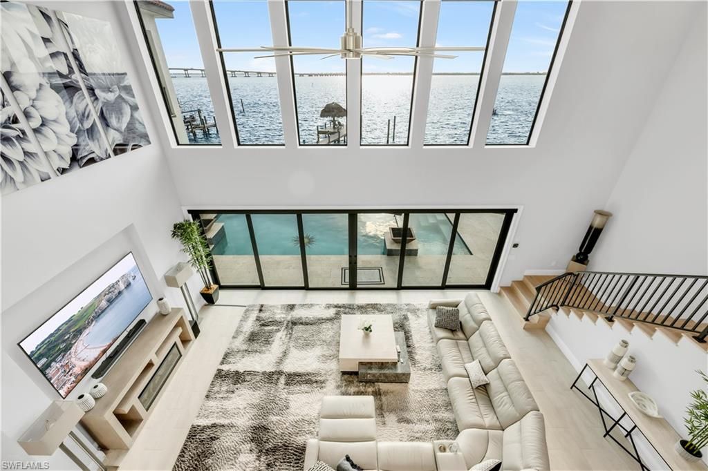 Interior, Living room, Water