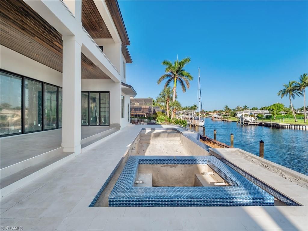 Exterior, Pool, Water