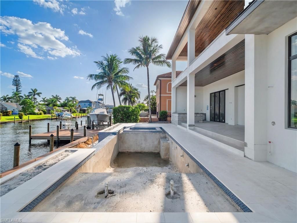 Exterior, Pool, Water