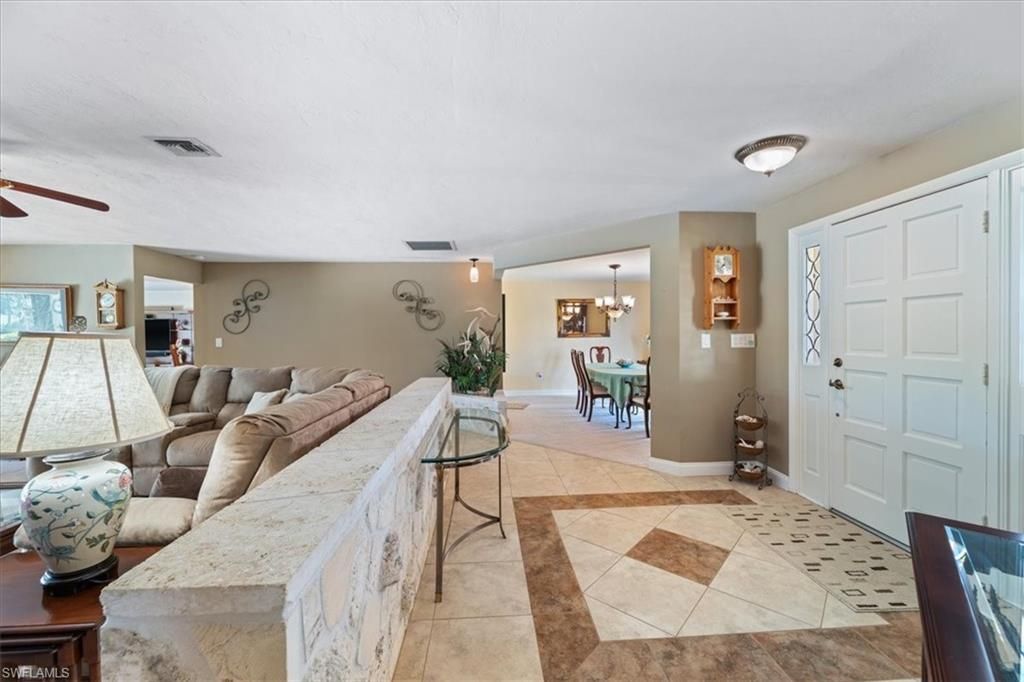 Chandelier, Dining room, Interior, Living room