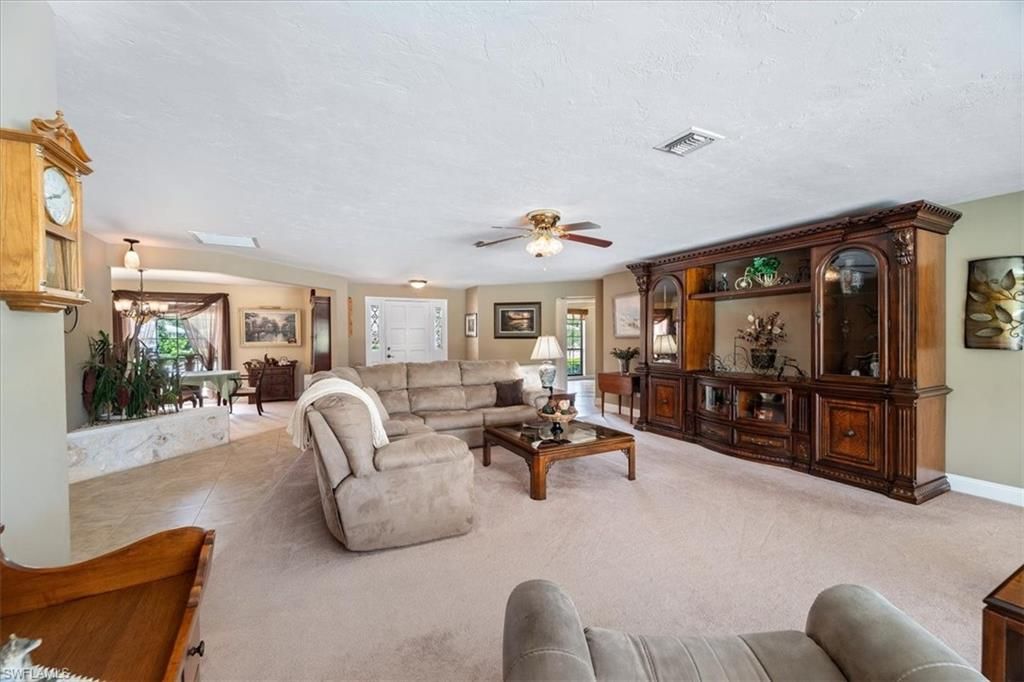 Dining room, Interior, Living room, Pendant Lights
