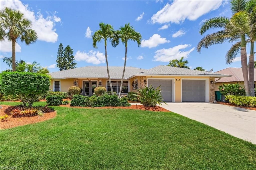 Attached, Exterior, Facade, Ranch