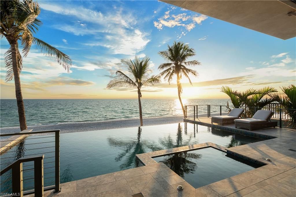 Exterior, Pool, Water