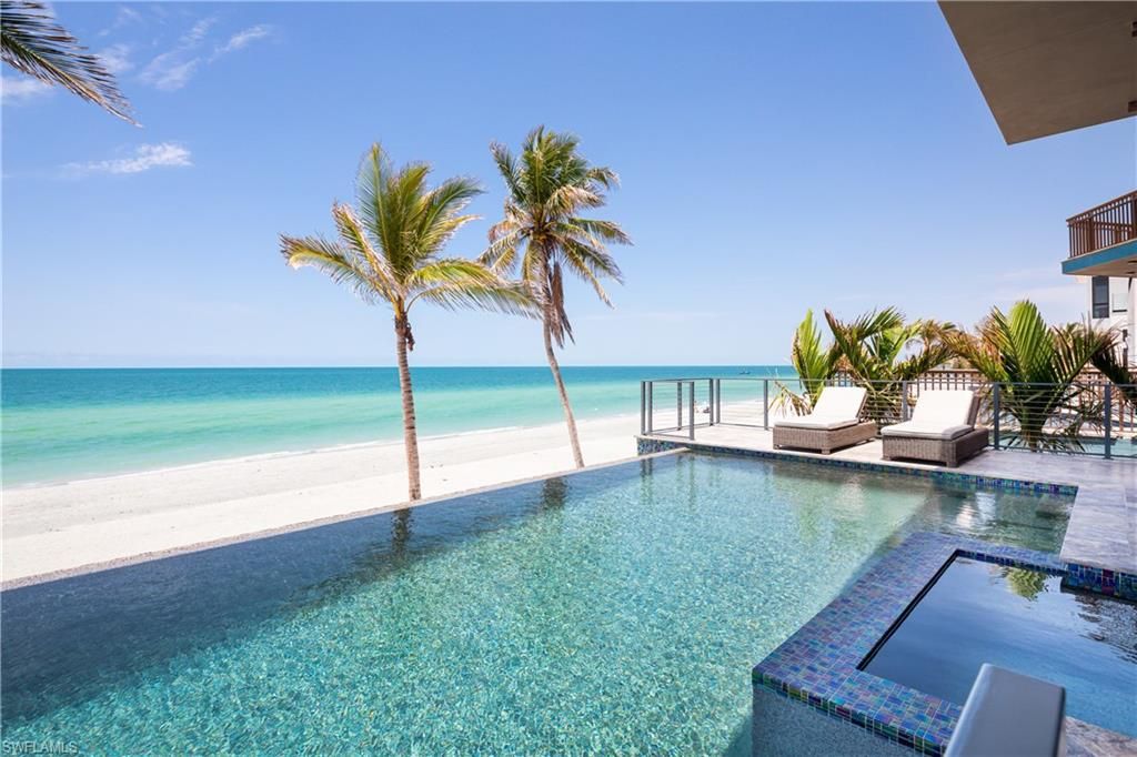 Exterior, Pool, Water