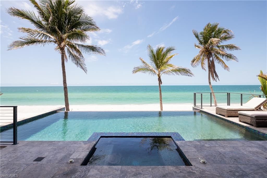 Exterior, Pool, Water