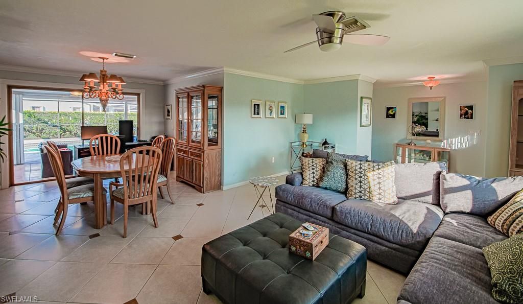 Chandelier, Dining room, Interior, Living room