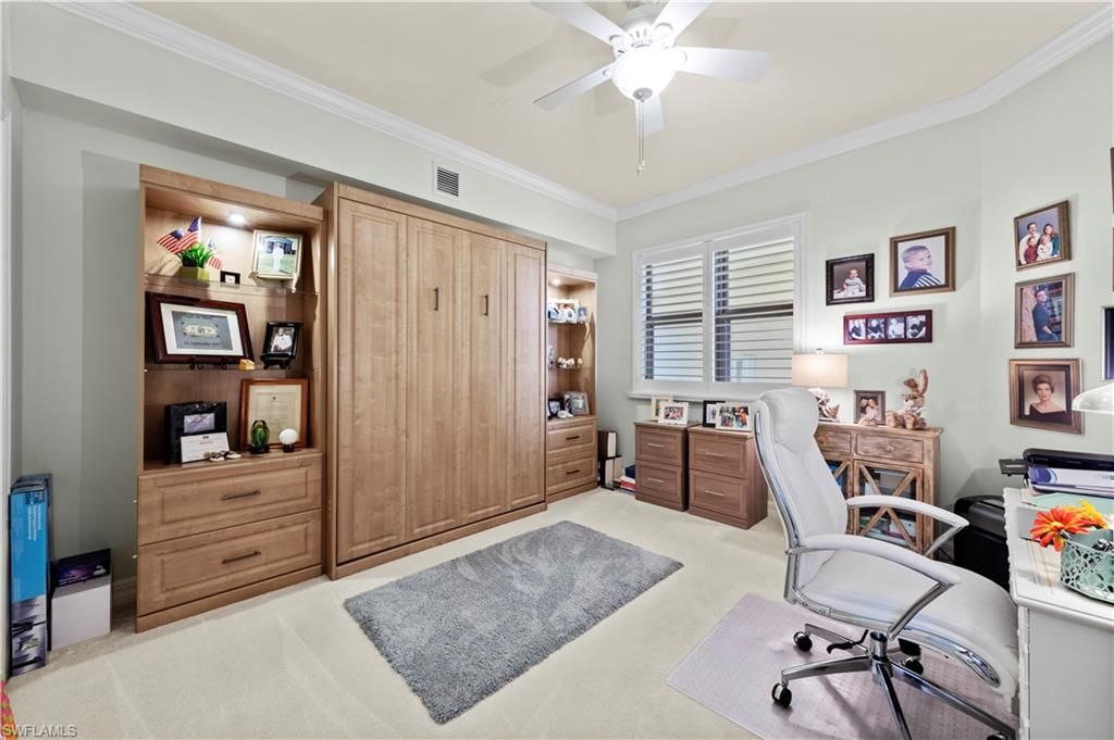 Home Office, Interior