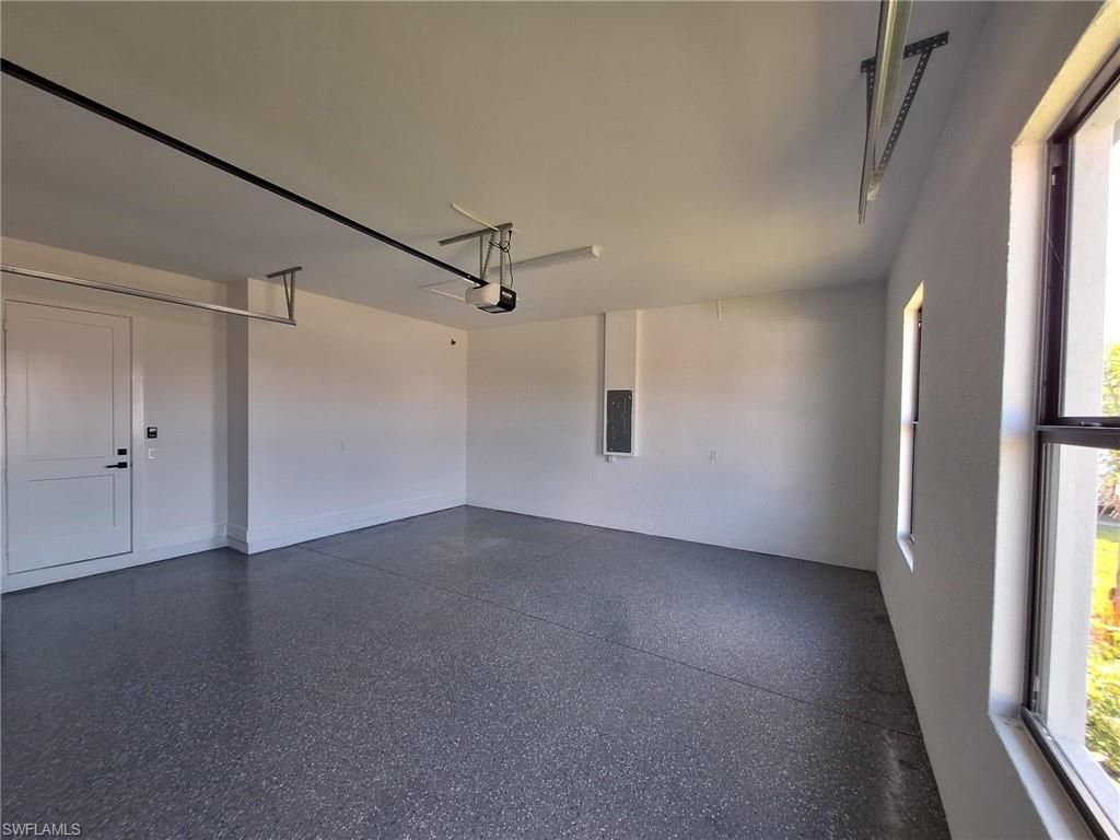 Garage, Interior