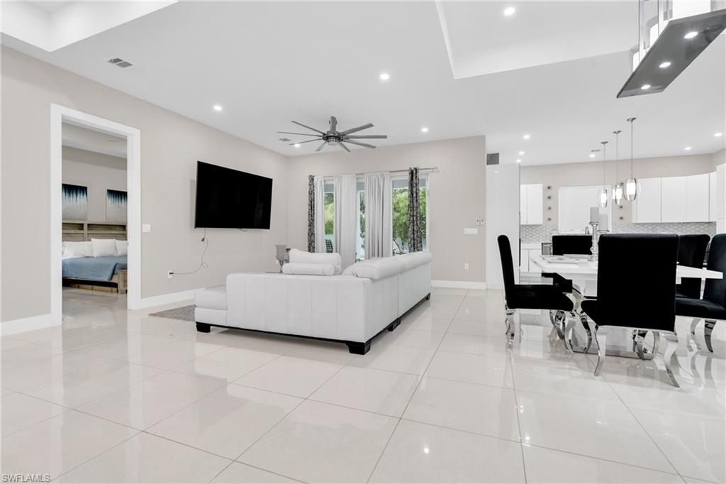 Dining room, Interior, Kitchen, Living room, Pendant Lights, Recessed Lighting