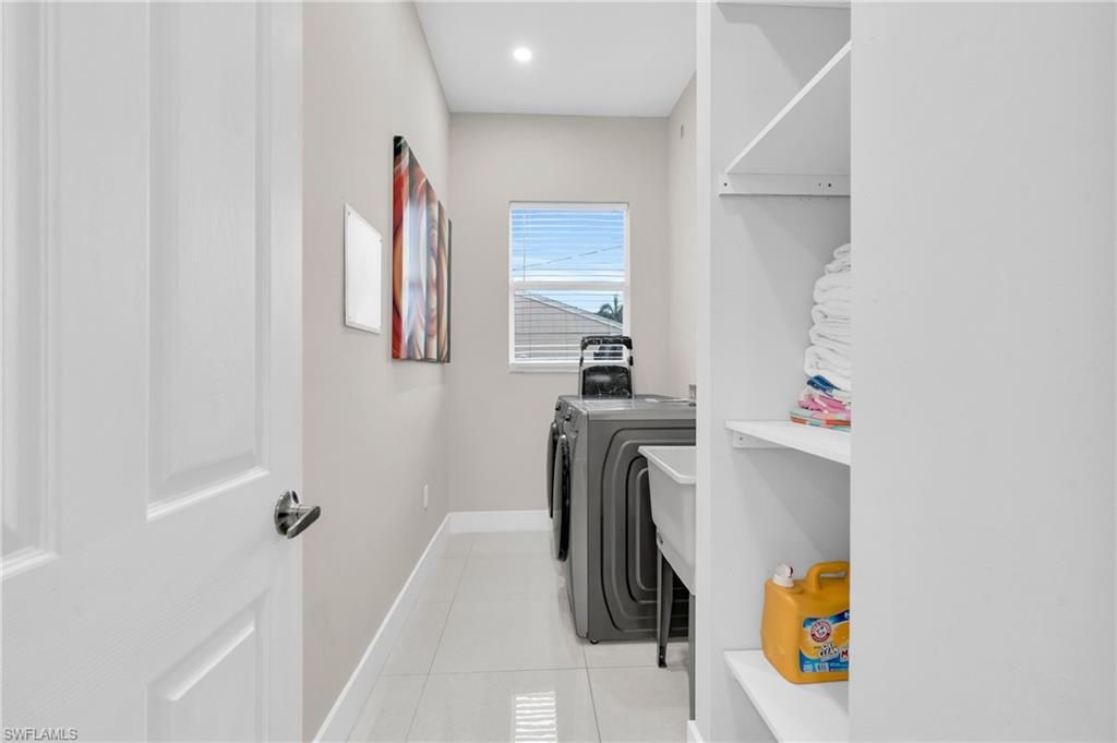 Interior, Recessed Lighting, Washer
