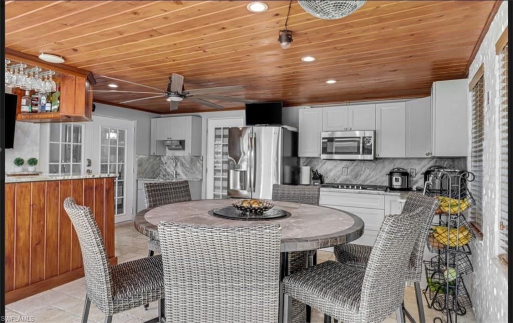 Dining room, Interior, Kitchen, Recessed Lighting, Stainless Steel Appliances, Wooden Ceilings