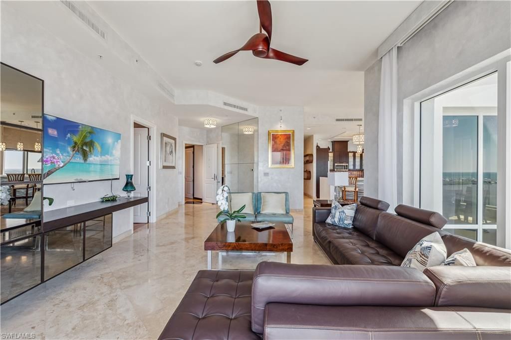 Interior, Living room, Pendant Lights, Recessed Lighting