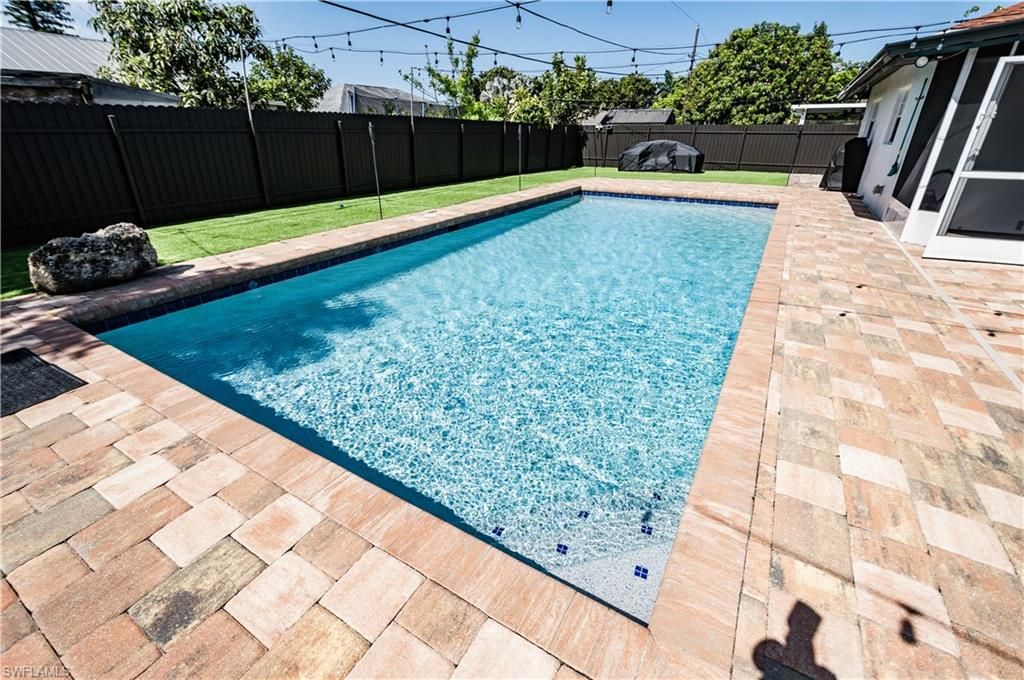 Exterior, Pool