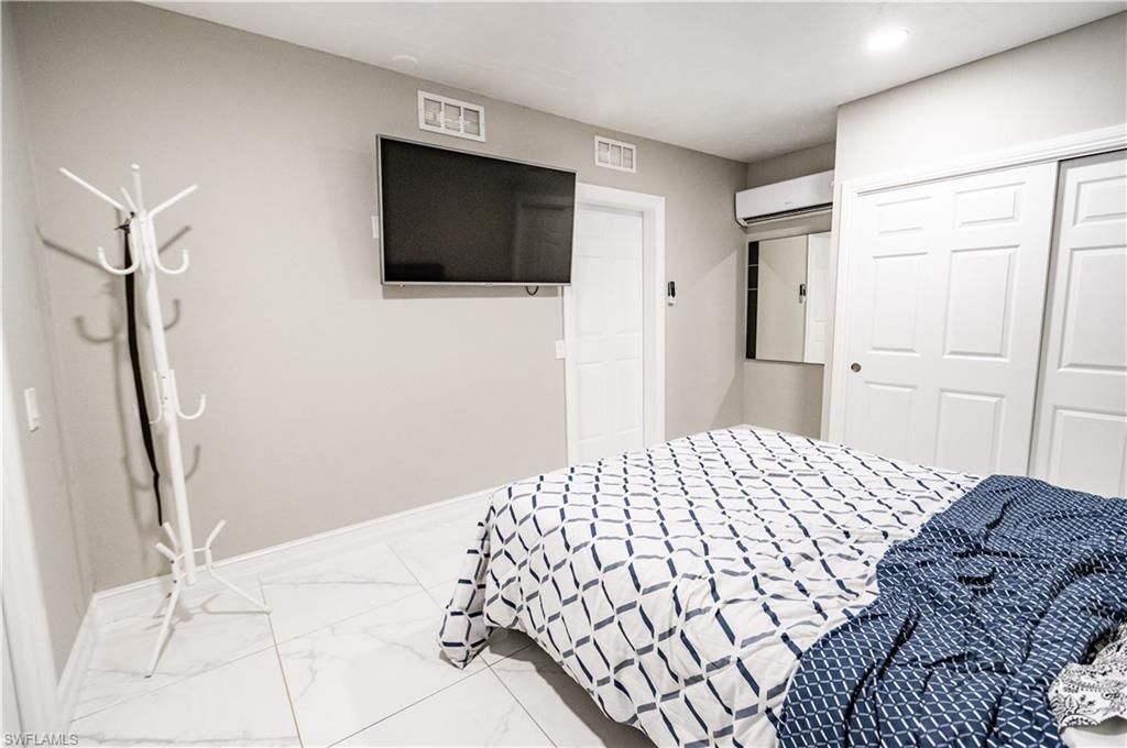 Bedroom, Interior, Marble, Recessed Lighting