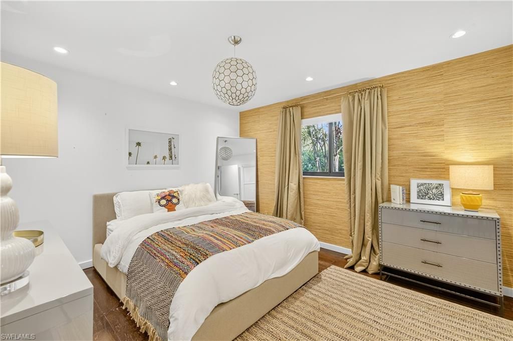 Bedroom, Interior, Pendant Lights, Recessed Lighting, Wood Texture Flooring