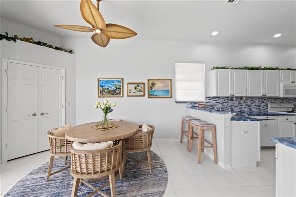 Dining room, Interior, Kitchen, Recessed Lighting