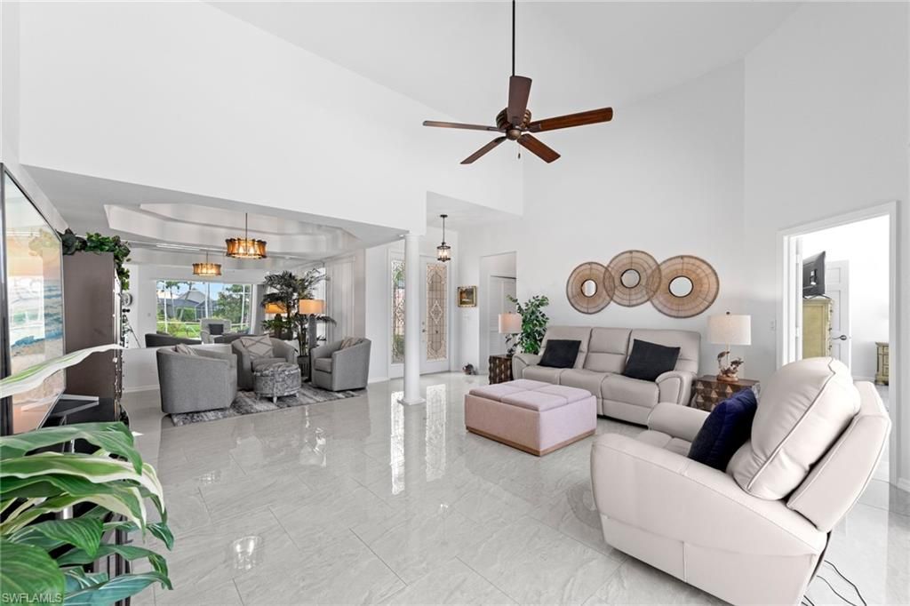 Dining room, Interior, Living room, Pendant Lights