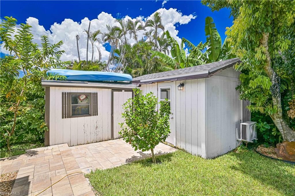 Exterior, Hot Tub