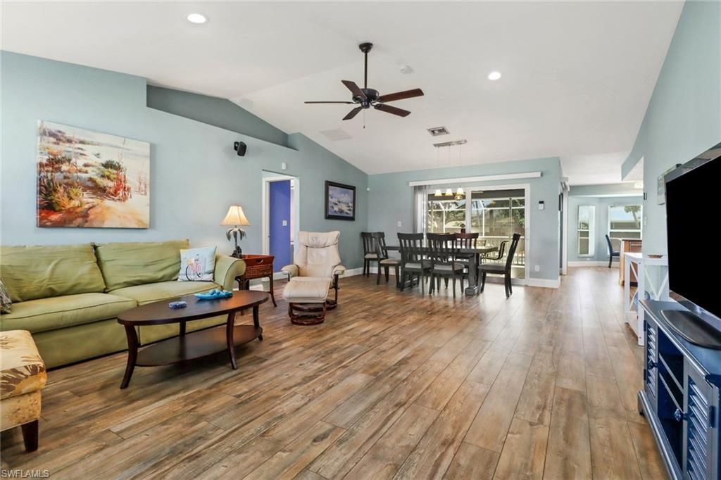 Dining room, Interior, Living room, Pendant Lights, Recessed Lighting, Wood Texture Flooring