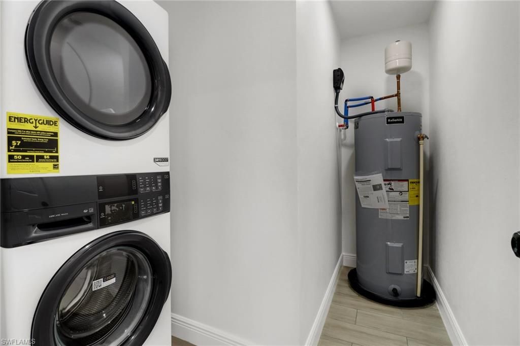 Interior, Utility Closets, Washer, Wood Texture Flooring