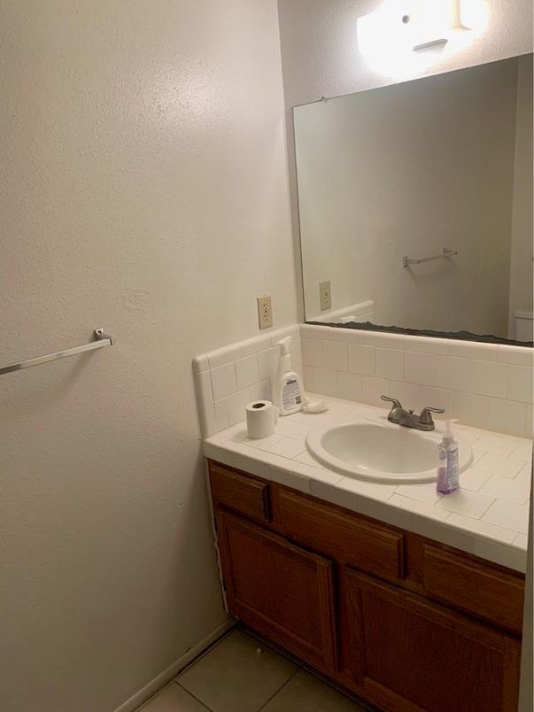 Bathroom, Interior, Tile Countertops
