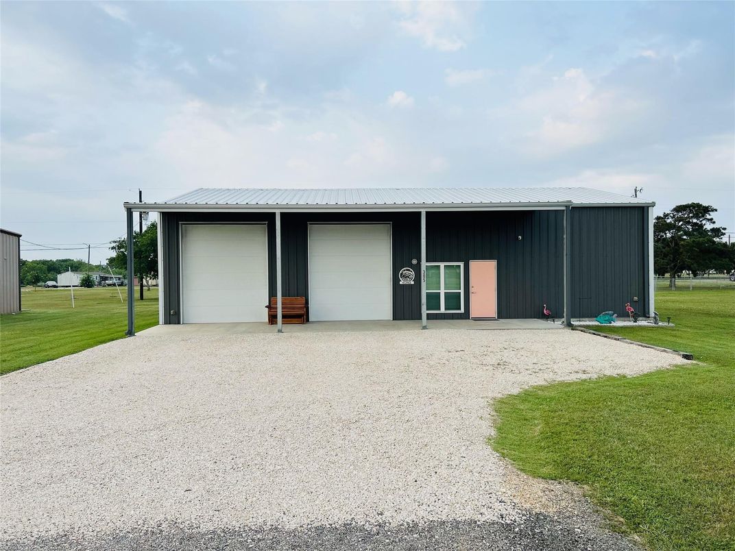 Backyard, Detached Garage, Exterior