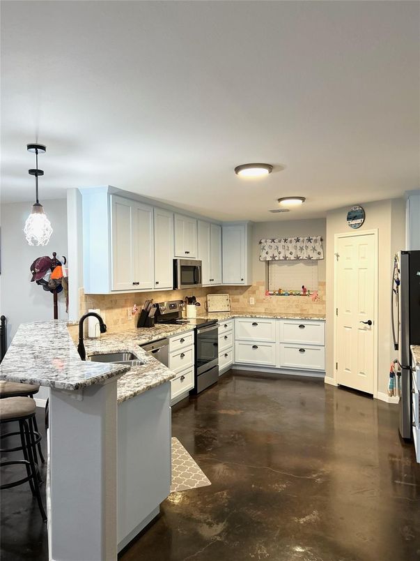 Interior, Kitchen, Pendant Lights, Recessed Lighting, Wood Texture Flooring