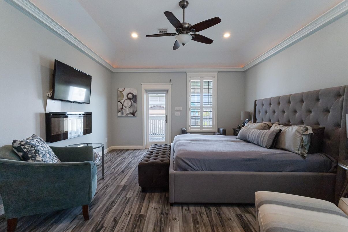 Bedroom, Interior, Recessed Lighting, Wood Texture Flooring