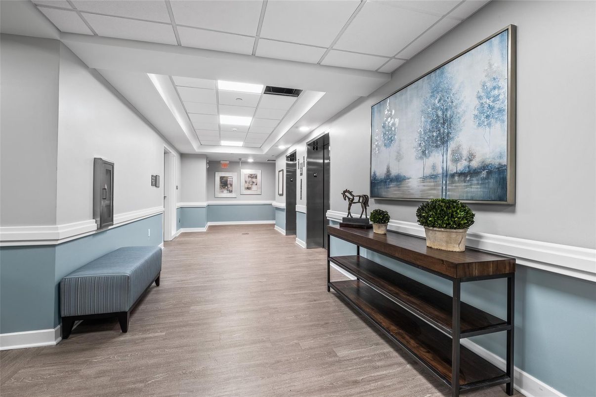 Interior, Recessed Lighting, Wood Texture Flooring