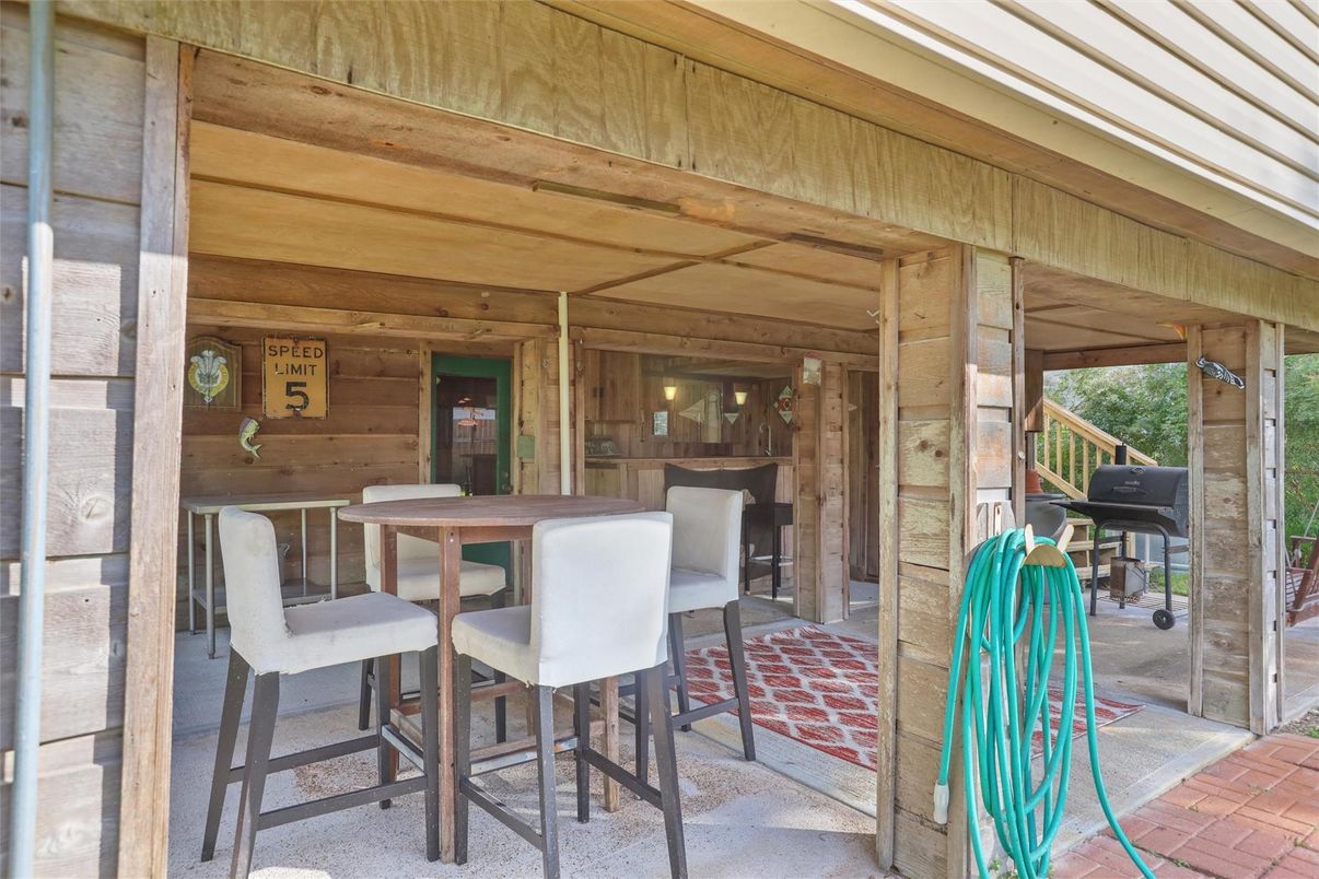Exterior, Wooden Walls