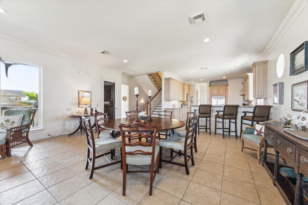 Dining room, Interior, Kitchen, Recessed Lighting