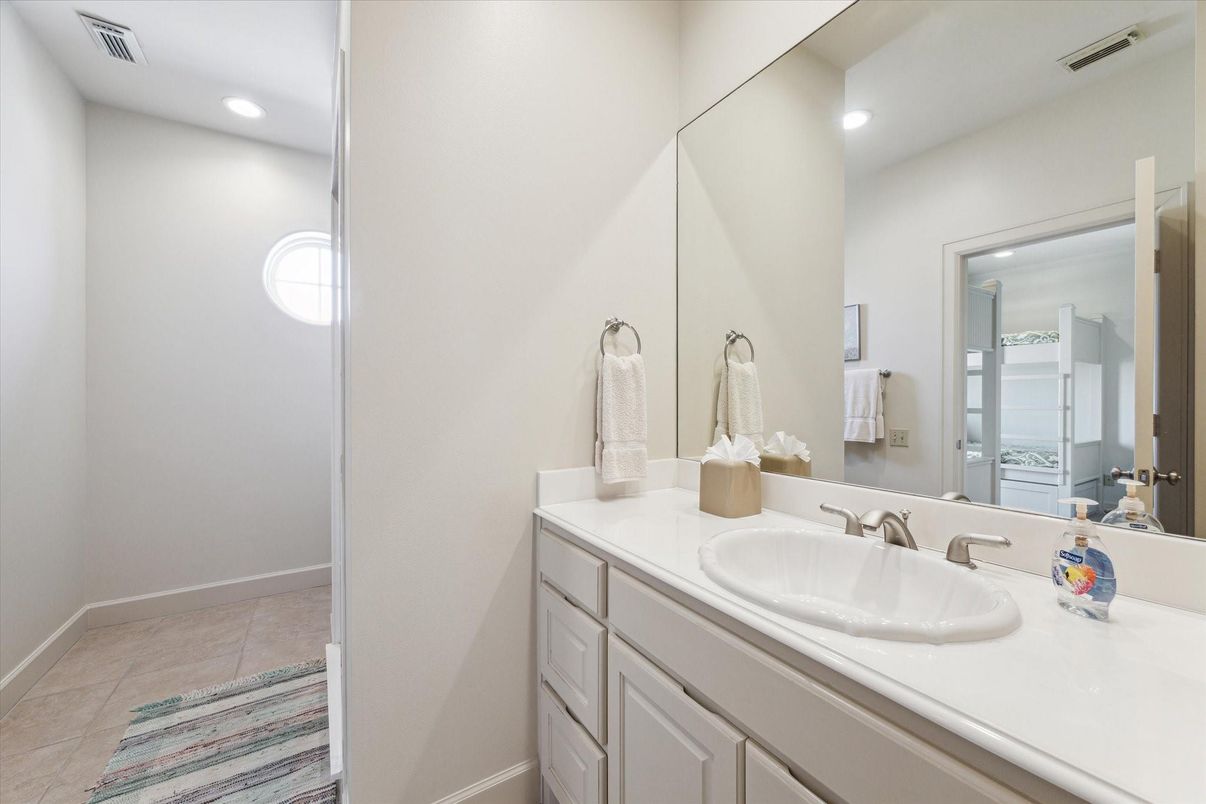 Bathroom, Interior, Recessed Lighting