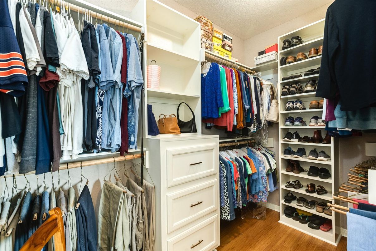 Interior, Walk-in Closets, Wood Texture Flooring