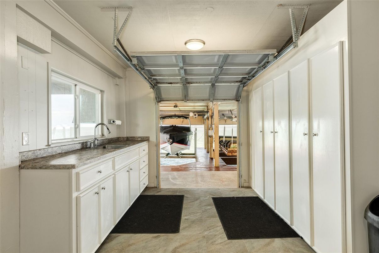 Garage, Interior