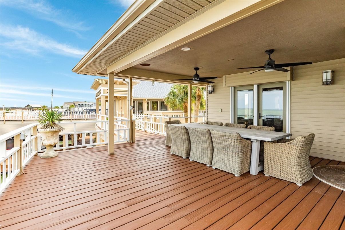 Exterior, Hot Tub
