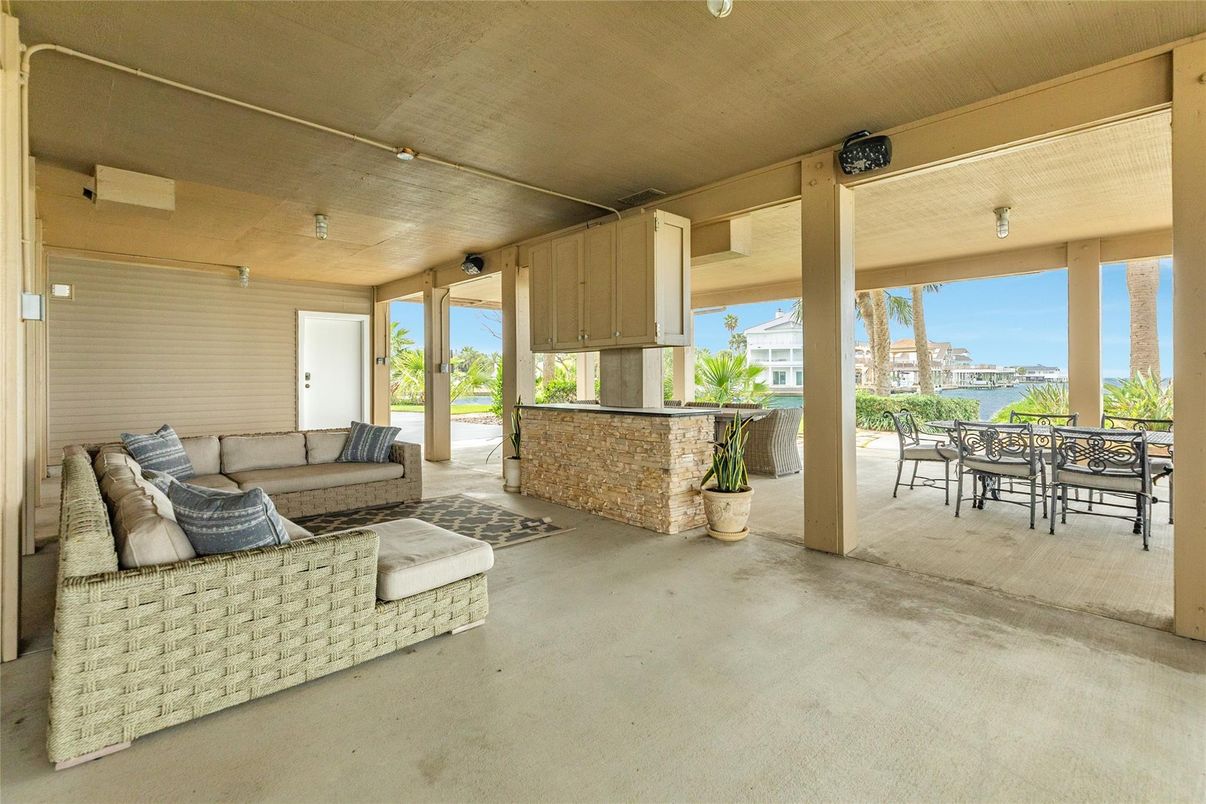 Dining room, Interior, Living room, Water