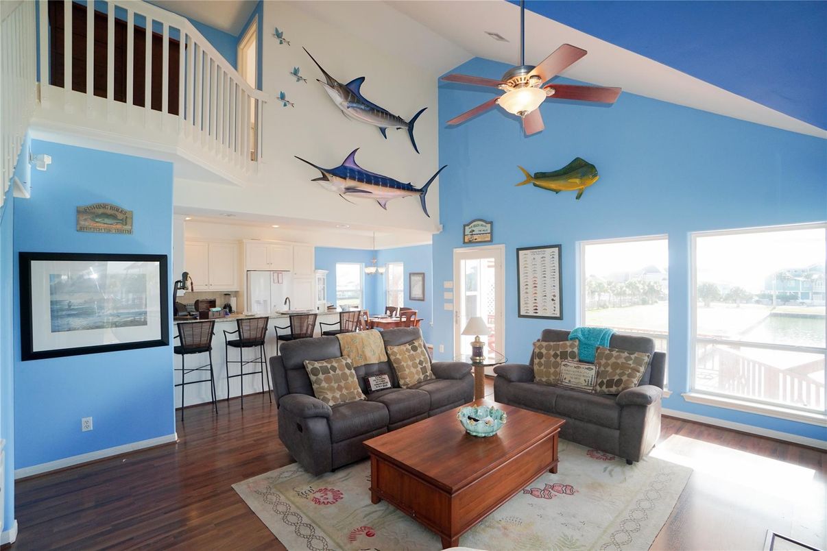Interior, Kitchen, Living room, Pendant Lights, Recessed Lighting, Wood Texture Flooring