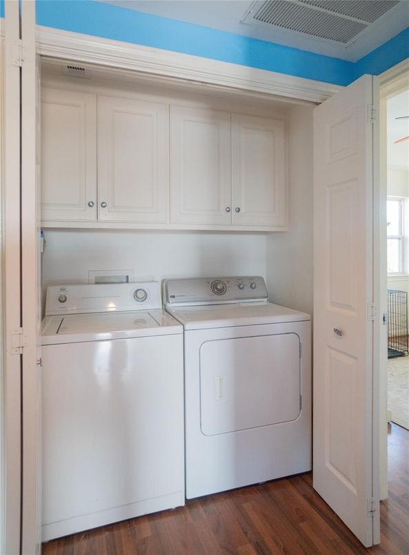 Interior, Utility Closets, Washer, Wood Texture Flooring