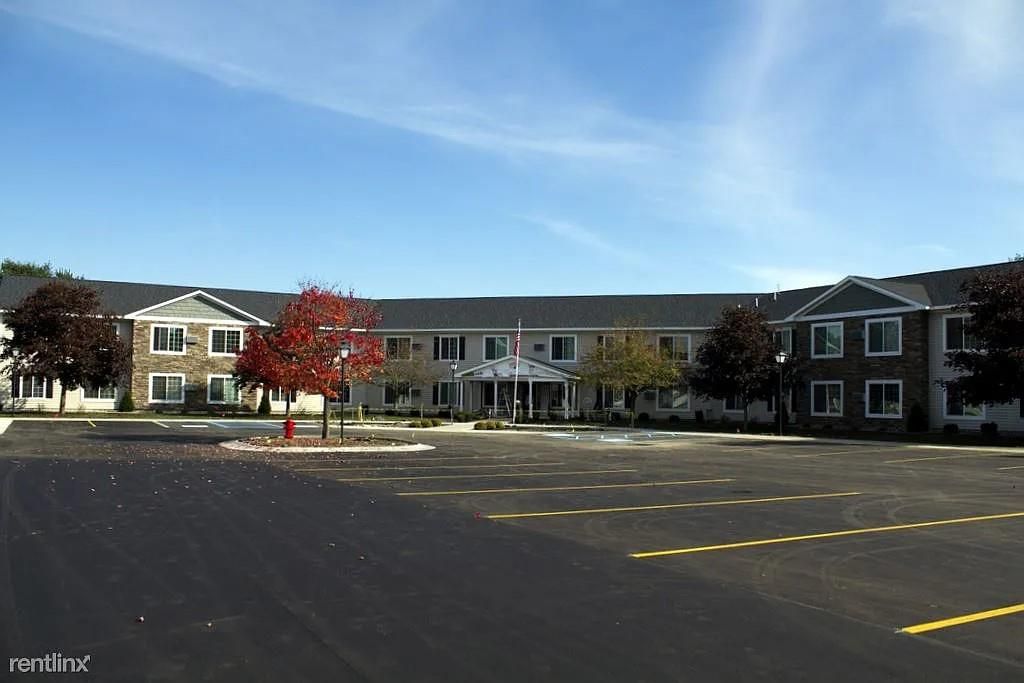 Exterior, Facade, Condo Building