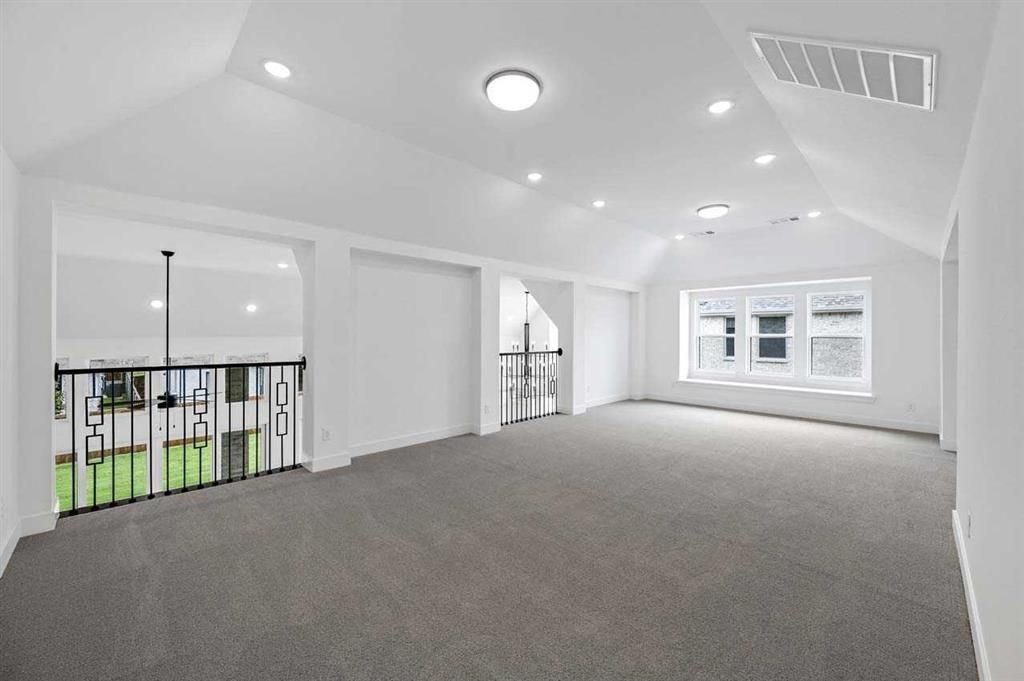 Empty room, Interior, Recessed Lighting