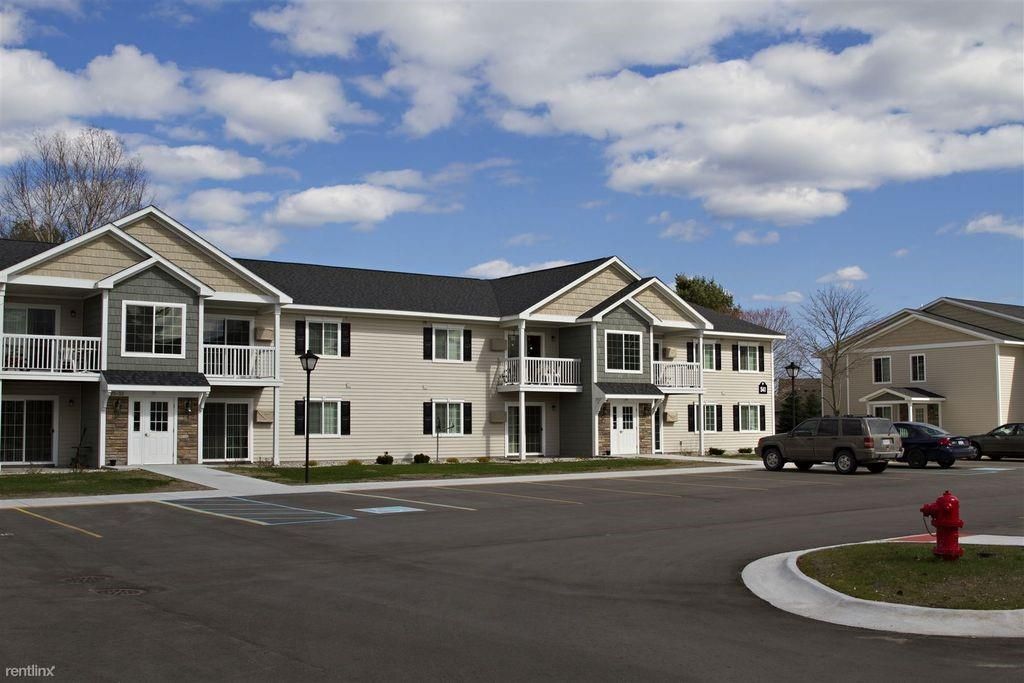 Attached, Exterior, Facade, Rowhouse