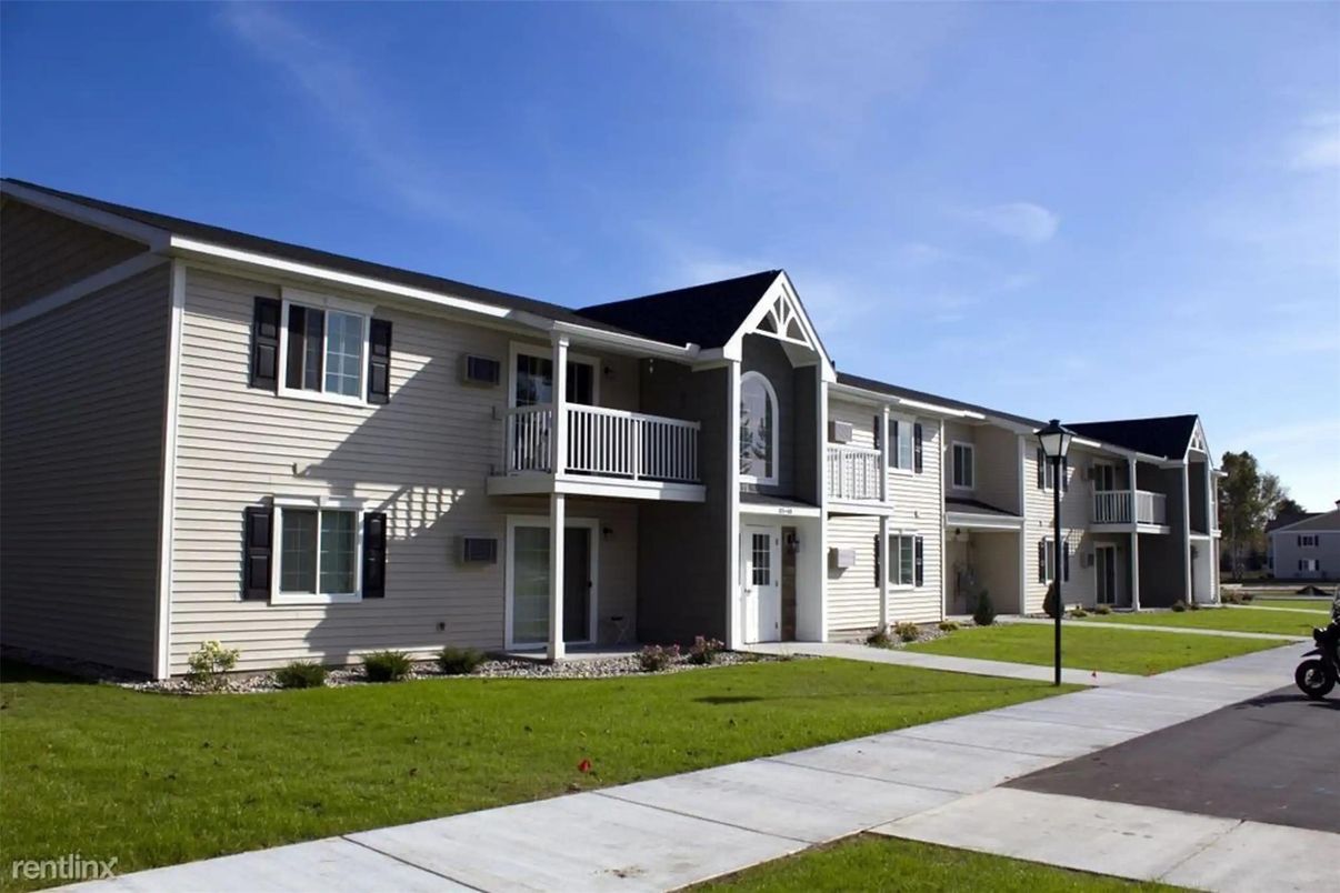 Exterior, Facade, Rowhouse