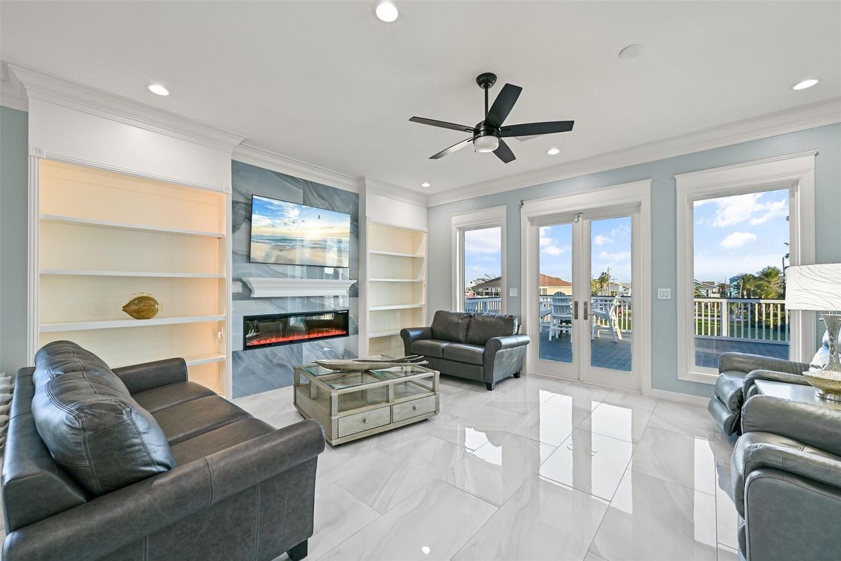 Fireplace, Interior, Living room, Recessed Lighting