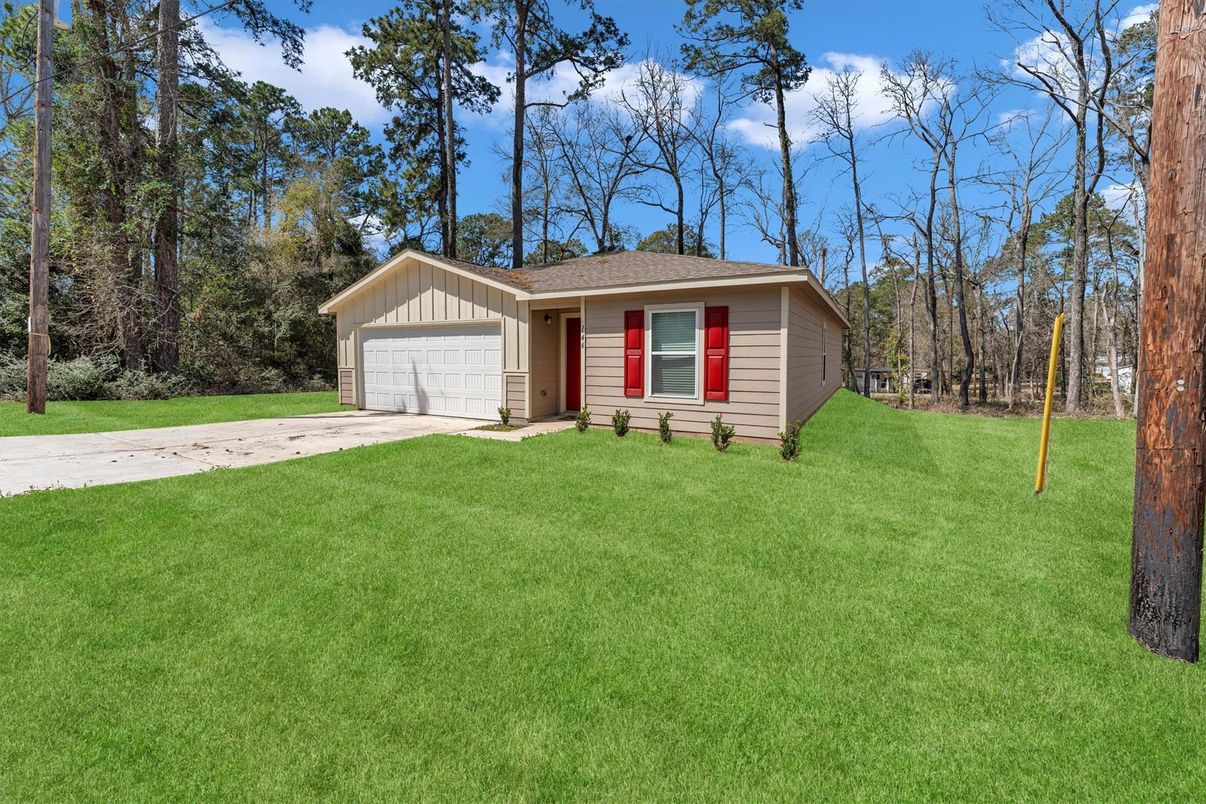 Backyard, Detached Garage, Exterior