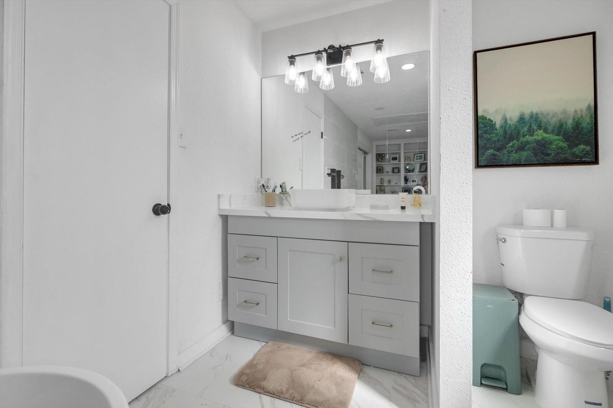 Bathroom, Dual Sink Vanities, Interior, Marble